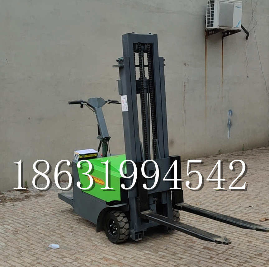 岑溪市优程全电动叉车插腿式堆高车液压装卸车1.5吨升高小型站驾式铲车